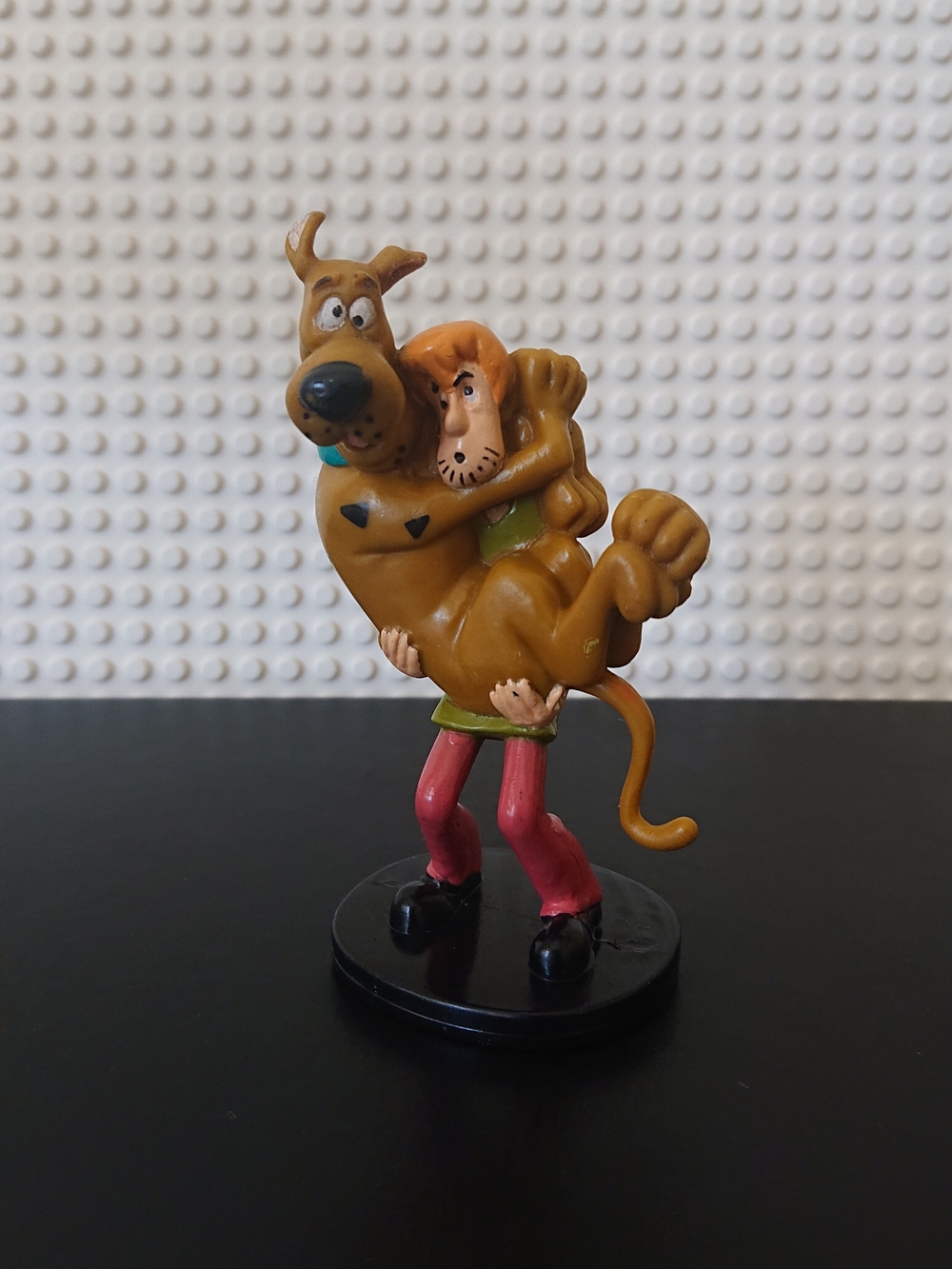 1998 Hanna Barbera - Shaggy Rogers Holding Scooby Doo Figure - Bakery Crafts PVC